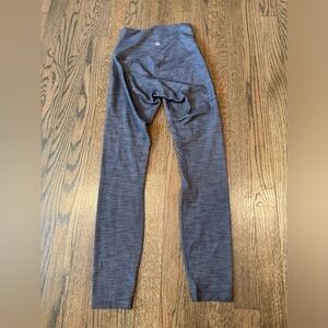 Lululemon wunder under leggings in textured gray